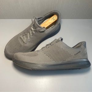 Kizik shoes men’s 11.5 Wide gray low top athletic sneakers running workout